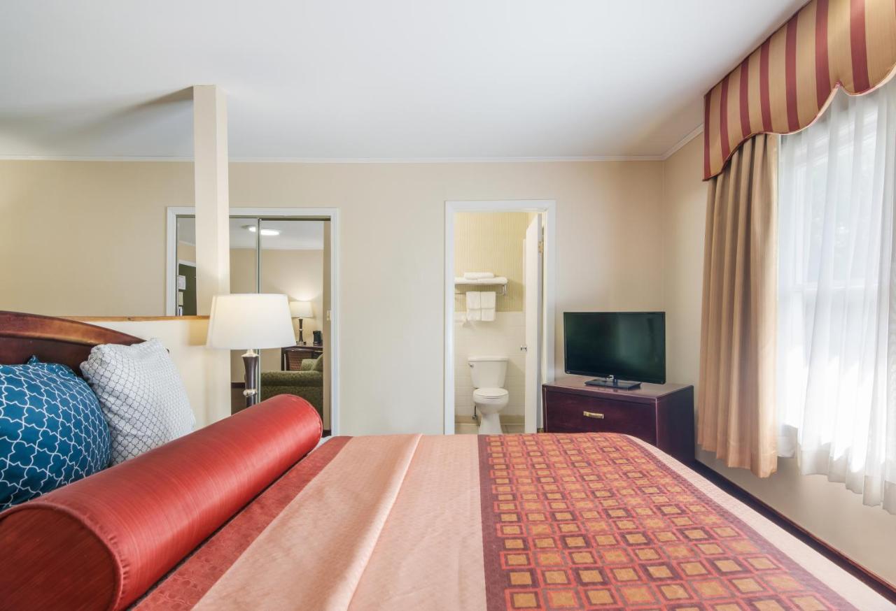 Rodeway Inn Weedsport Exterior foto